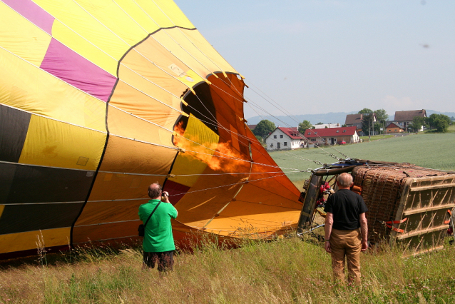 Balón letí nad Českým rájem