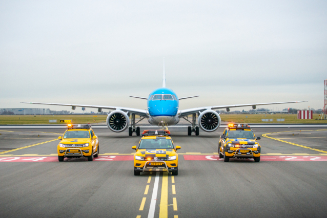 Embraer 195-E2 vyrazí z Amsterdamu do Varšavy