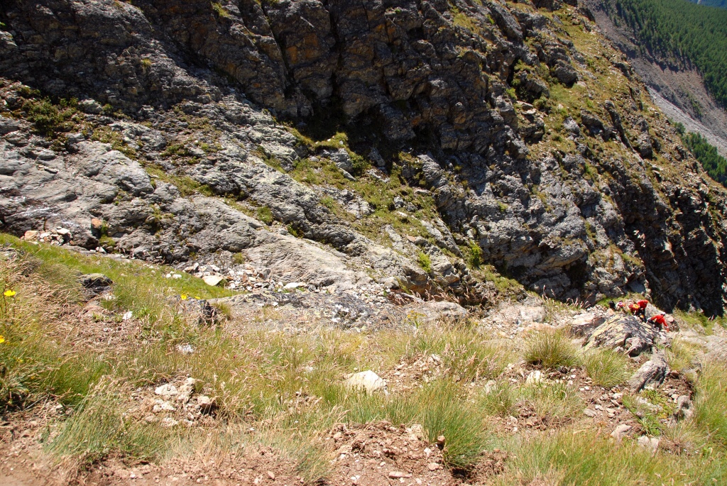 Wallis, záchranná akce s vrtulníkem pod Domhütte. Wallis, záchranná akce s vrtulníkem pod Domhütte.