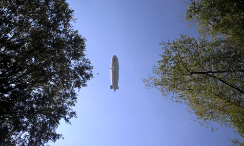 Zeppelin letí - nebo pluje, chcete-li Zeppelin letí - nebo pluje, chcete-li
