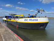 Tanker pro Prahu čeká v Litoměřicích do 1. května