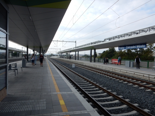 Zase špatně! Rekonstrukce nádraží Zahradní Město zapomněla na cyklisty