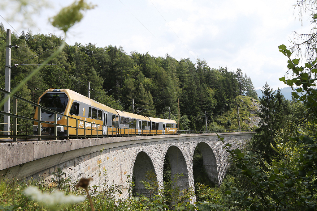 Železniční viadukt Himmelstreppe na trati Mariazellerbahn.