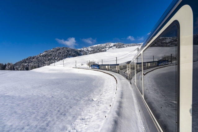 Švýcaři spustili vlak nabitý technologiemi od podvozku po palubu
