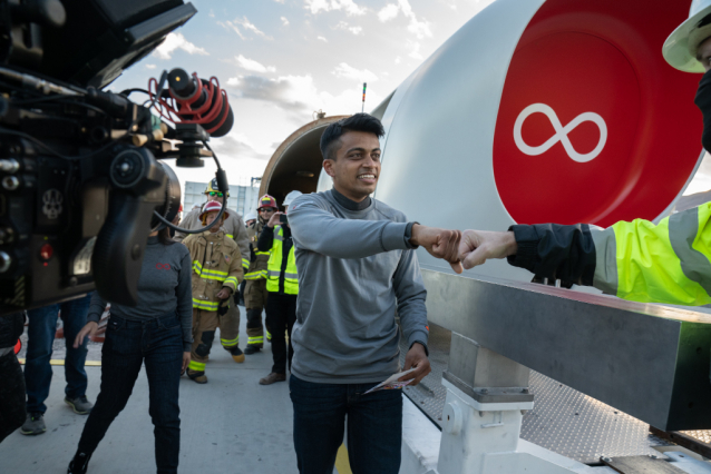 Hyperloop svezl první pasažéry