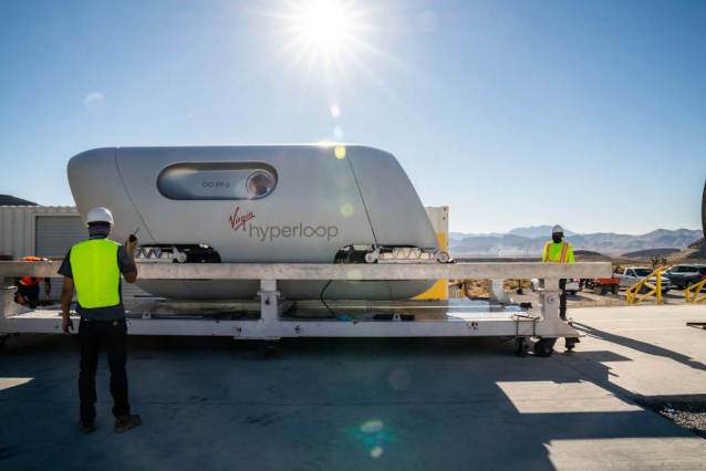 Hyperloop svezl první pasažéry