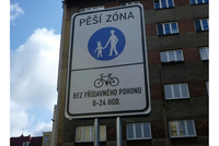 Na pěší zonu v Ostravě nesmějí elektrokola a elektrokoloběžky Na pěší zonu v Ostravě nesmějí elektrokola a elektrokoloběžky