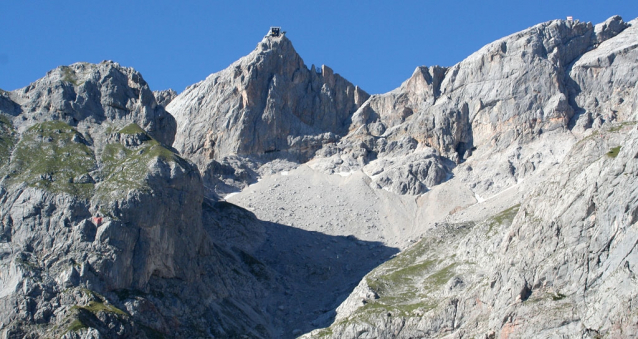 Velké skalní řícení na Dachsteinu