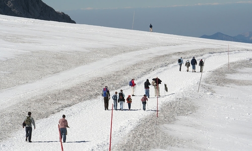 Horská zimní turistika a výlety na sněžnicích ve Štýrsku