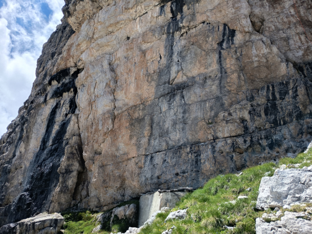 Falesia della Brenta Bassa - sportovní lezecké cesty u chaty Pedrotti