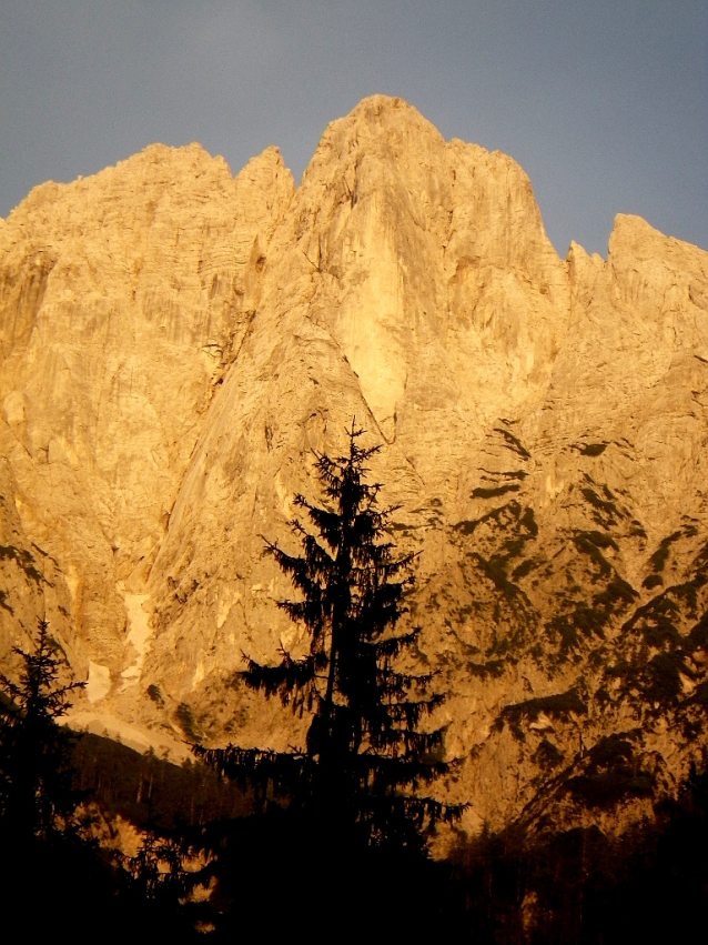 Mythical Rock-Edge Ödsteinkante