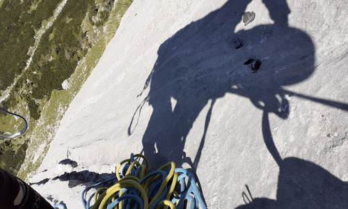 Via Renata na Wetzsteinkogel. Tělo tuž, vápno buš Via Renata na Wetzsteinkogel. Tělo tuž, vápno buš