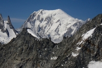 Velkolepý hřeben Mont Blanc z Itálie do Francie