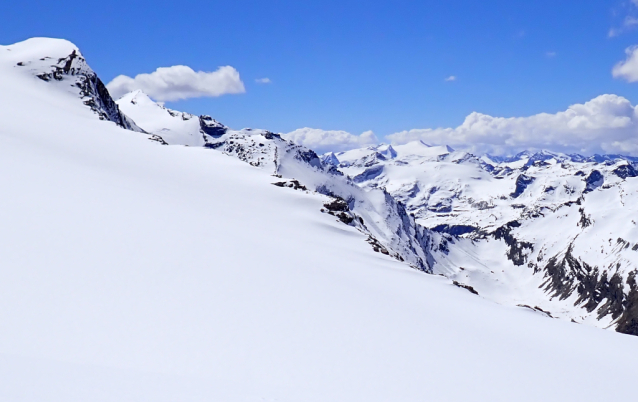 Jarní skialpová túra přes vysoká sedla v Hohe Tauern od Glockneru ke Klockerin
