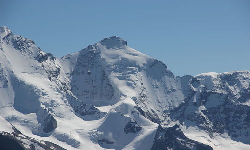 Z hřebenu Mischabel spadli dva horolezci, když lezli na Täschhorn Z hřebenu Mischabel spadli dva horolezci, když lezli na Täschhorn