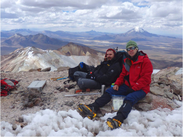 Acotango (6052 m): mezi vulkány na hranicích Bolívie a Chile