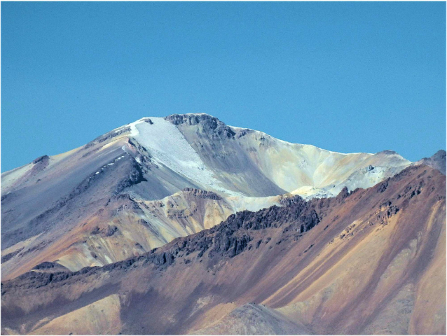 Acotango (6052 m): mezi vulkány na hranicích Bolívie a Chile