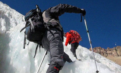 Acotango (6052 m): mezi vulkány na hranicích Bolívie a Chile Acotango (6052 m): mezi vulkány na hranicích Bolívie a Chile