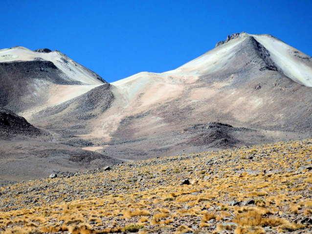 Cerro Uturuncu (6007 m): dlouhá jízda a pak sprintem na vrchol