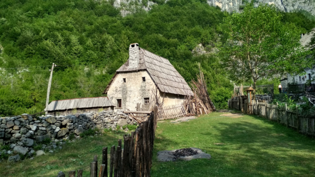 Albánská vesnice Theth – ryzí srdce Prokletých hor