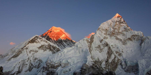 Everest vyžaduje pytel na hovínka