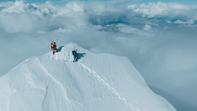 Andrzej Bargiel Skis from the Summit of Mount Everest to Base Camp, Without Supplementary Oxygen.
