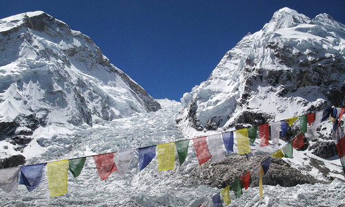 Mount Everest podraží o tisíc dolarů