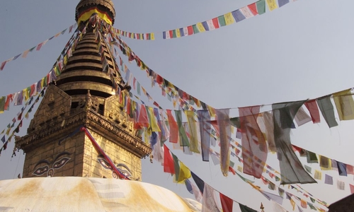 Lavina na Mount Everestu zabila 12 nepálských horských vůdců