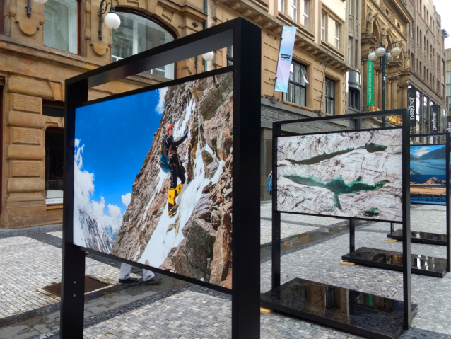 Výstava fotografií K2 a Kláry Kolouchové je k vidění na Příkopech
