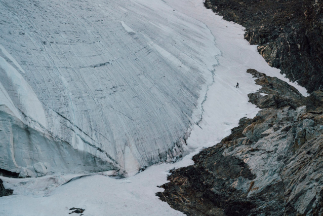 Andrzej Bargiel makes history with first K2 ski descent