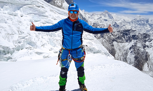 Himálajské políbení Lobuche East 6119 m Himálajské políbení Lobuche East 6119 m