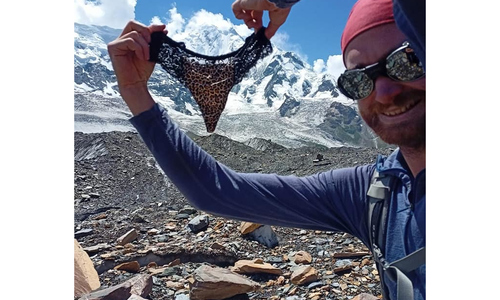 Rakaposhi uvěznila trojici horolezců Vlček, Macek a Nagri Rakaposhi uvěznila trojici horolezců Vlček, Macek a Nagri