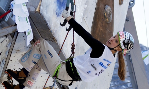 Lucie Hrozová brala čtvrté místo za ledové lezení
