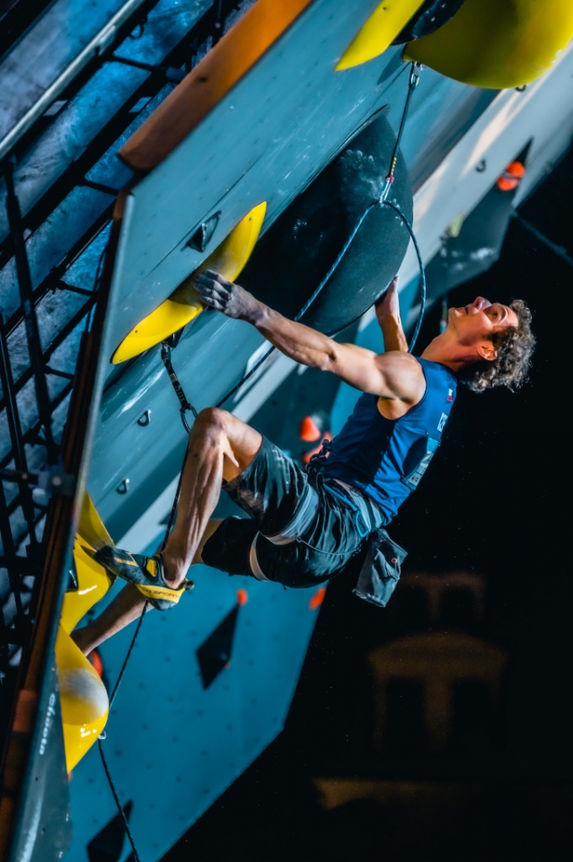 Adam Ondra vyhrál světový pohár v Chamonix