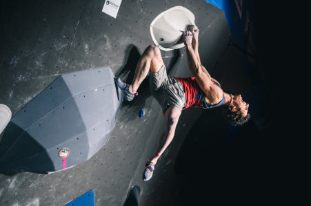 Adam Ondra ovládl boulderingový Světový pohár v Meiringenu