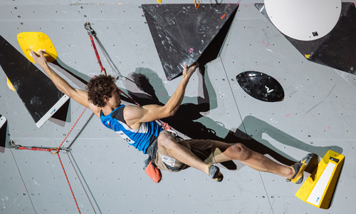 Adam Ondra je znovu mistrem světa v lezení na obtížnost Adam Ondra je znovu mistrem světa v lezení na obtížnost