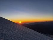 Čtyři zmrzlí Češi na Elbrusu