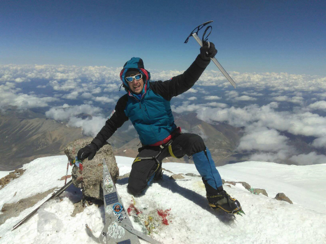 Balíme na Elbrus (5642 m)