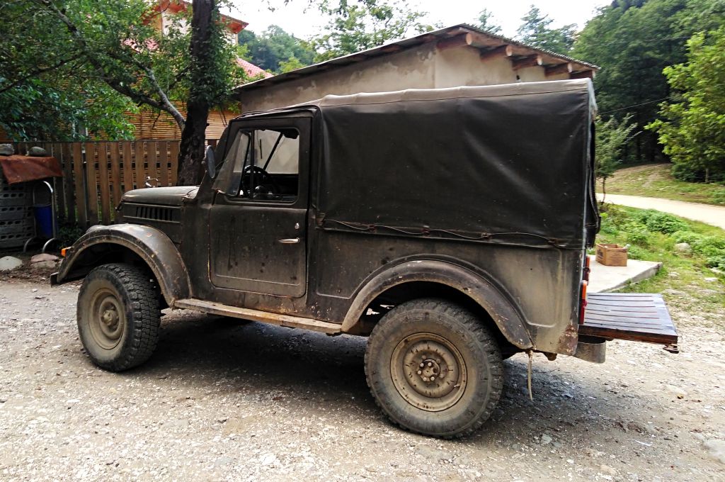 Jako auto horských záchranářů slouží v Gruzii starý dobrý gazík.