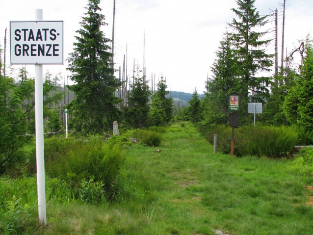Čeští ochránci přírody zakazují vstup, němečtí budují chodníky