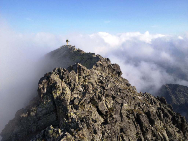 Tatry po hřebeni z Lomničáku dál