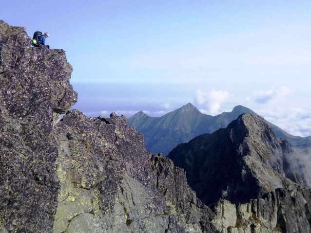 Tatry po hřebeni z Lomničáku dál