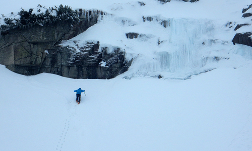 Dvacetiletý lezec nepřežil lavinu pod Skokom ve Vysokých Tatrách