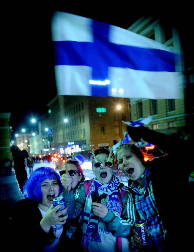 The world congratulates the 100-year-old Finland by lighting up in blue and white