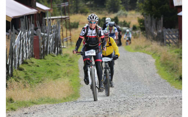 Birkebeinerrennet: běžky, kolo, běh