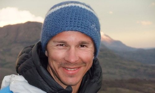 Dva skialpinisté zahynuli při sjezdu ze Shisha Pangma (8013 m) Dva skialpinisté zahynuli při sjezdu ze Shisha Pangma (8013 m)