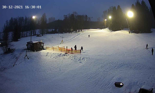 V Radvanicích se přestalo lyžovat, v provozu zůstal jen vlek pro děti V Radvanicích se přestalo lyžovat, v provozu zůstal jen vlek pro děti