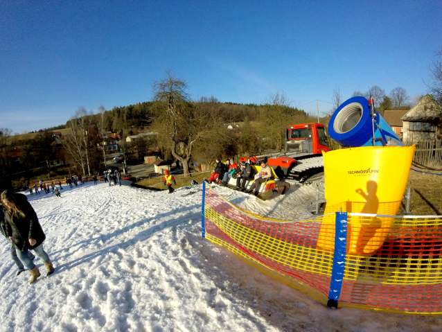 V Chotouni u Prahy se pořád báječně lyžuje