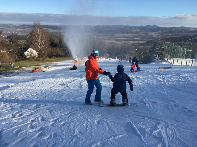 Světoví snowboardisté na Monínci poradí a ukáží 