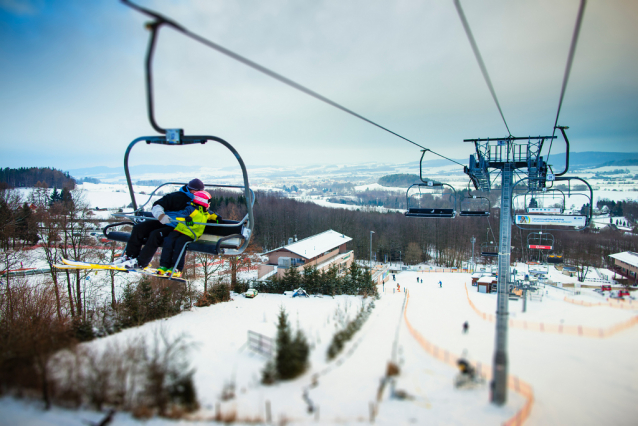 Začátek zimy v českých skiareálech